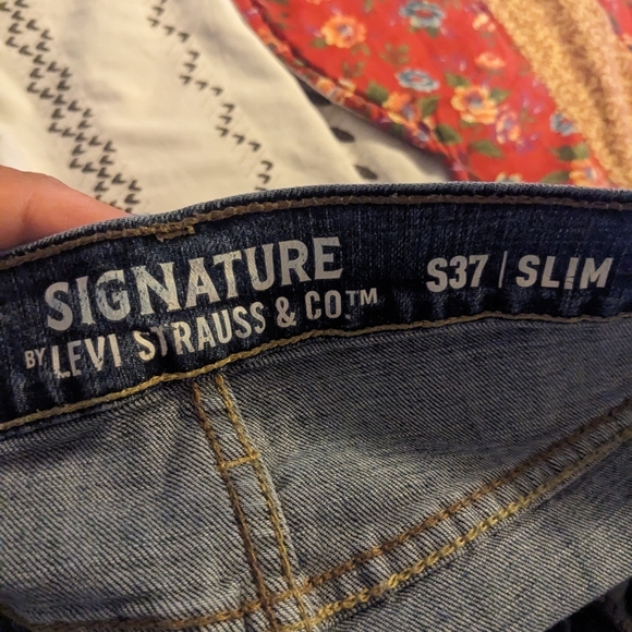 Levi's signature. 36 w. X 30 L. Slim. Men's - Picture 7 of 7